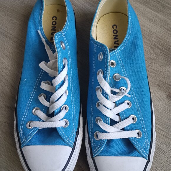 Converse Shoes - Picture 2 of 10